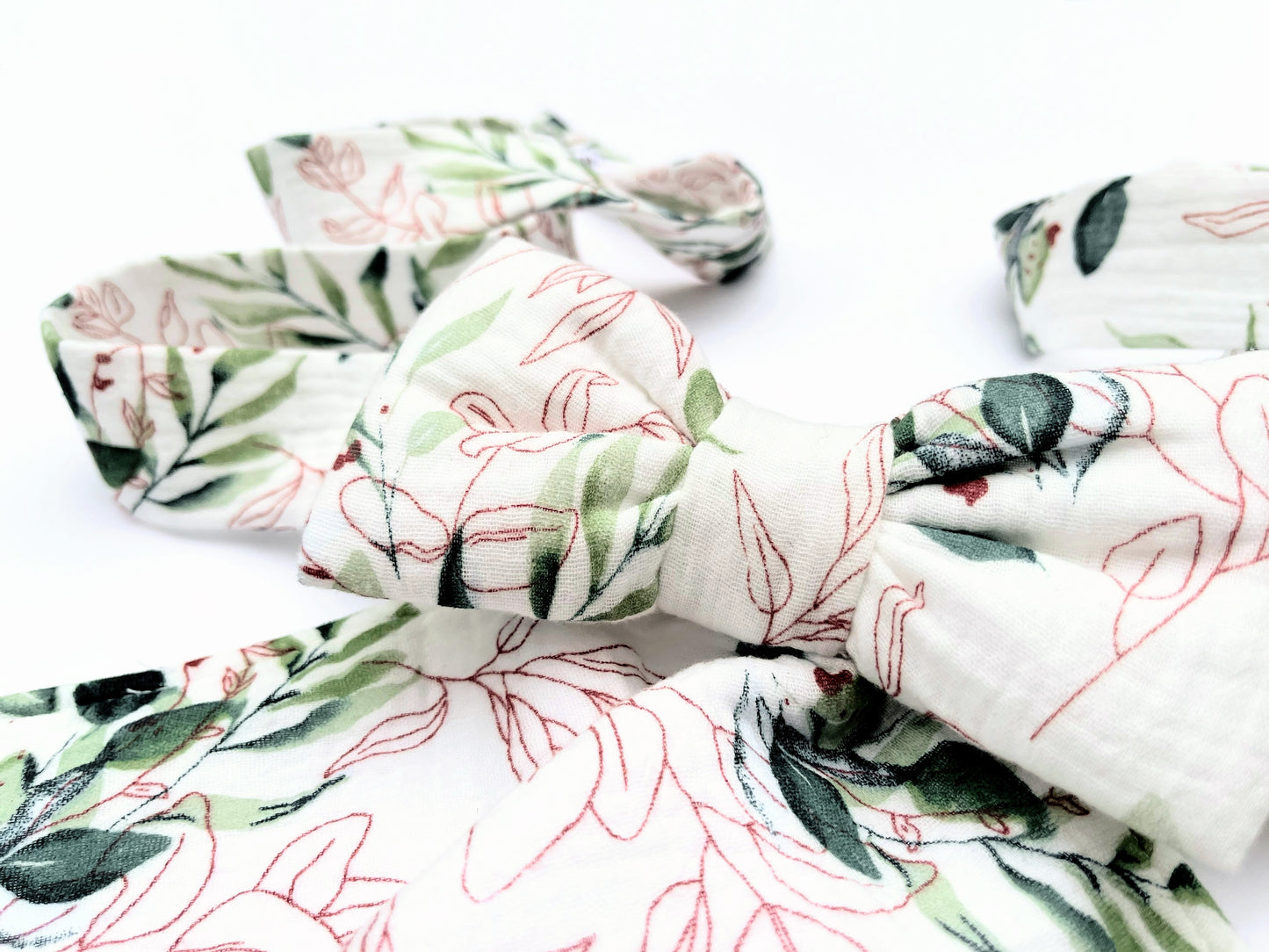 Mamabow in Garden Vine 3 Burp Cloth Bundle